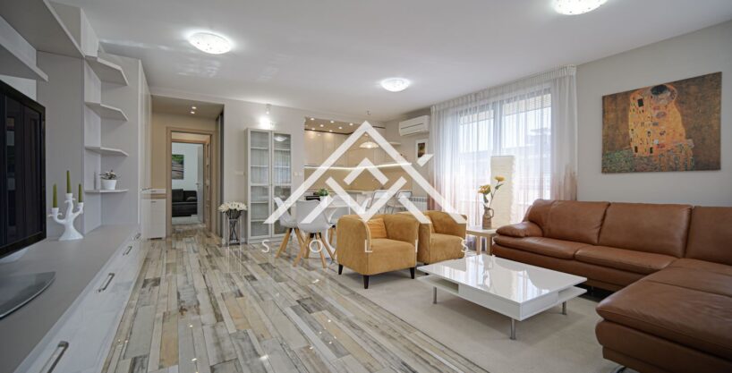 Напълно обзаведен тристаен апартамент в уютен и зелен комплекс в Симеоново - 0