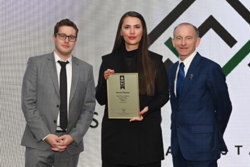 AVASOLIS триумфира на международната сцена с престижно отличие от International Property Awards 2024-2025. Водени от ангажимента към иновации и устойчиво развитие, нашият екип продължава да задава нови стандарти в сектора на недвижимите имоти. Разберете какво стои зад нашия успех и как този етап ще промени бъдещето на услугите, които предлагаме