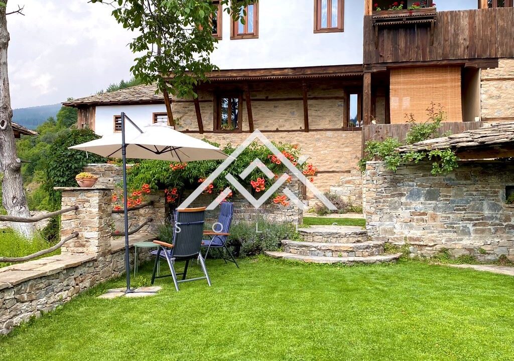 Boutique complex with 4 properties with total area: 2860 sq.m. in the village of Kovachevitsa for sale-0