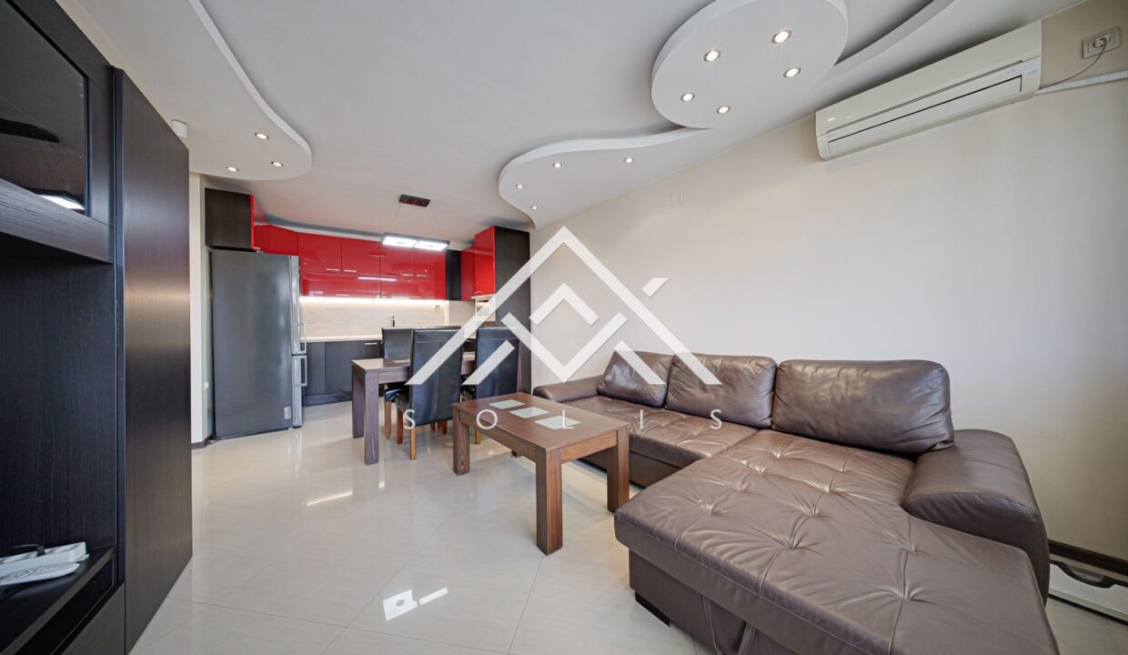 Two-bedroom apartment with convenient location in. Banishora-1