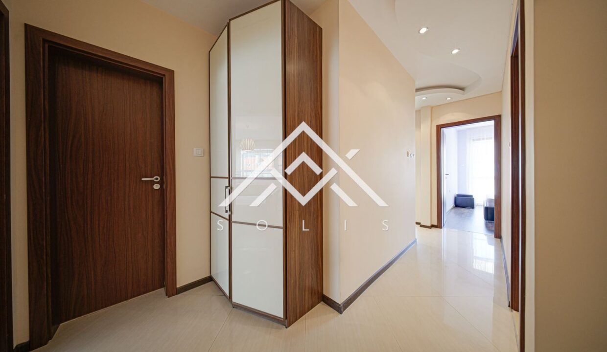 Two-bedroom apartment with convenient location in. Banishora-6