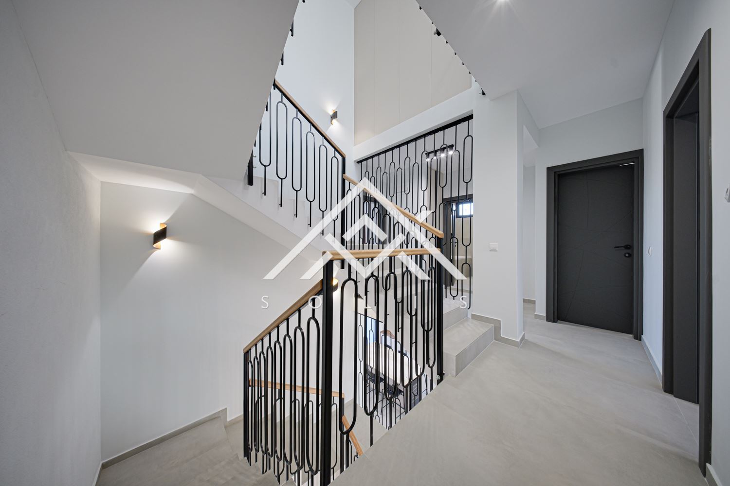 Contemporary house with modern interior and convenient location for sale in Kv. Boyana - 0