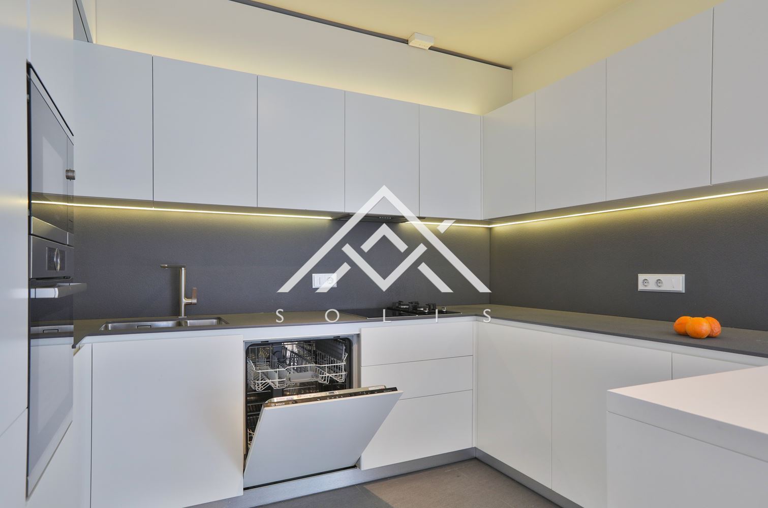 Просторен четиристаен апартамент под наем в Residential Park Sofia - 0