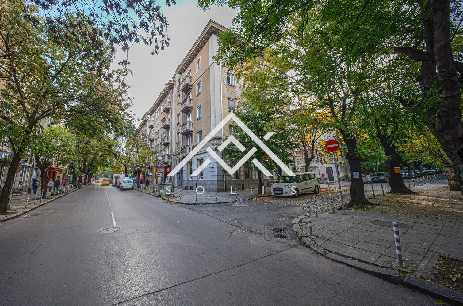 Многофункционално търговско помещение с лице на улица “Оборище” за продажба - 0