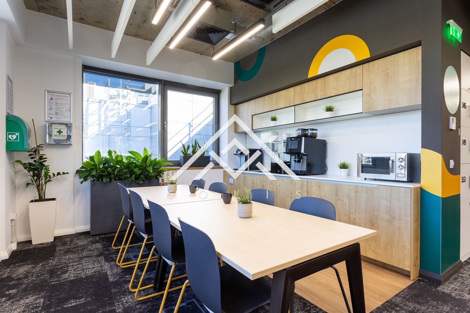Design office with 46 workplaces in the renovated business center Rubix on Tsarigradsko Shose Blvd - 0