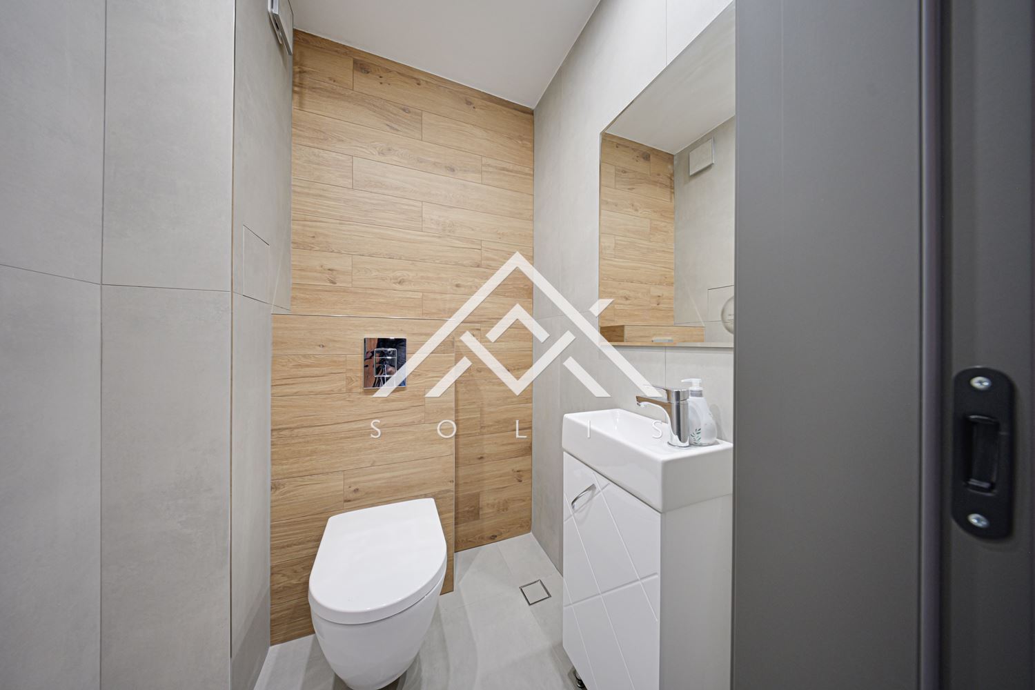 Contemporary house with modern interior and convenient location for sale in Kv. Boyana - 0