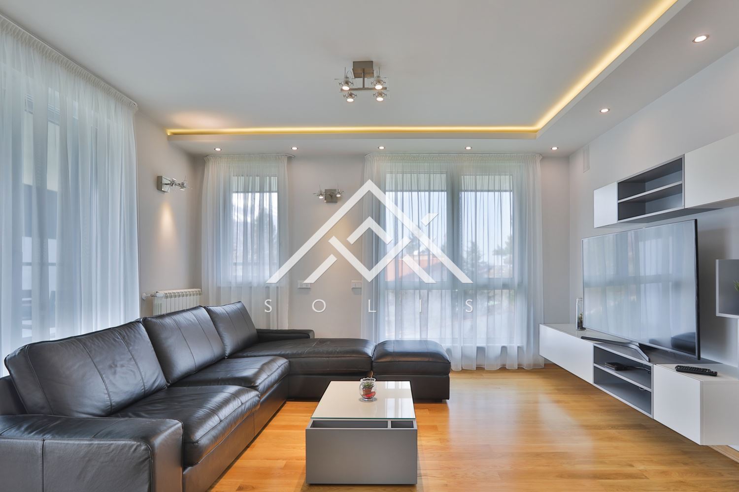 Просторен четиристаен апартамент под наем в Residential Park Sofia - 0