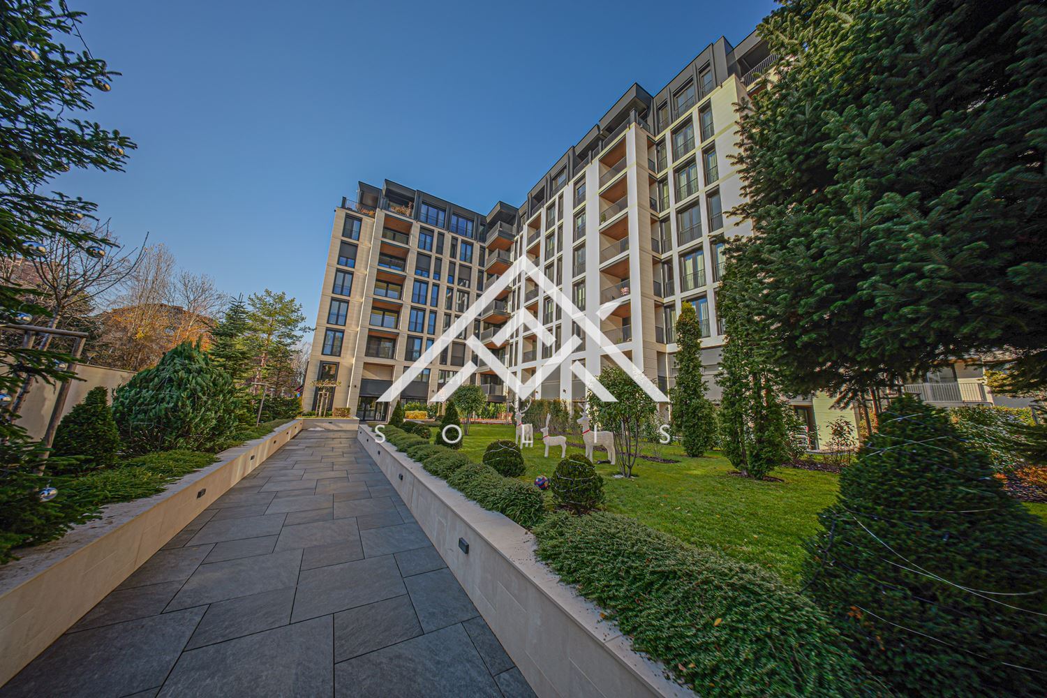 Луксознен двустаен апартамент под наем в к-с "Secret Gardens", кв. Лозенец - 0