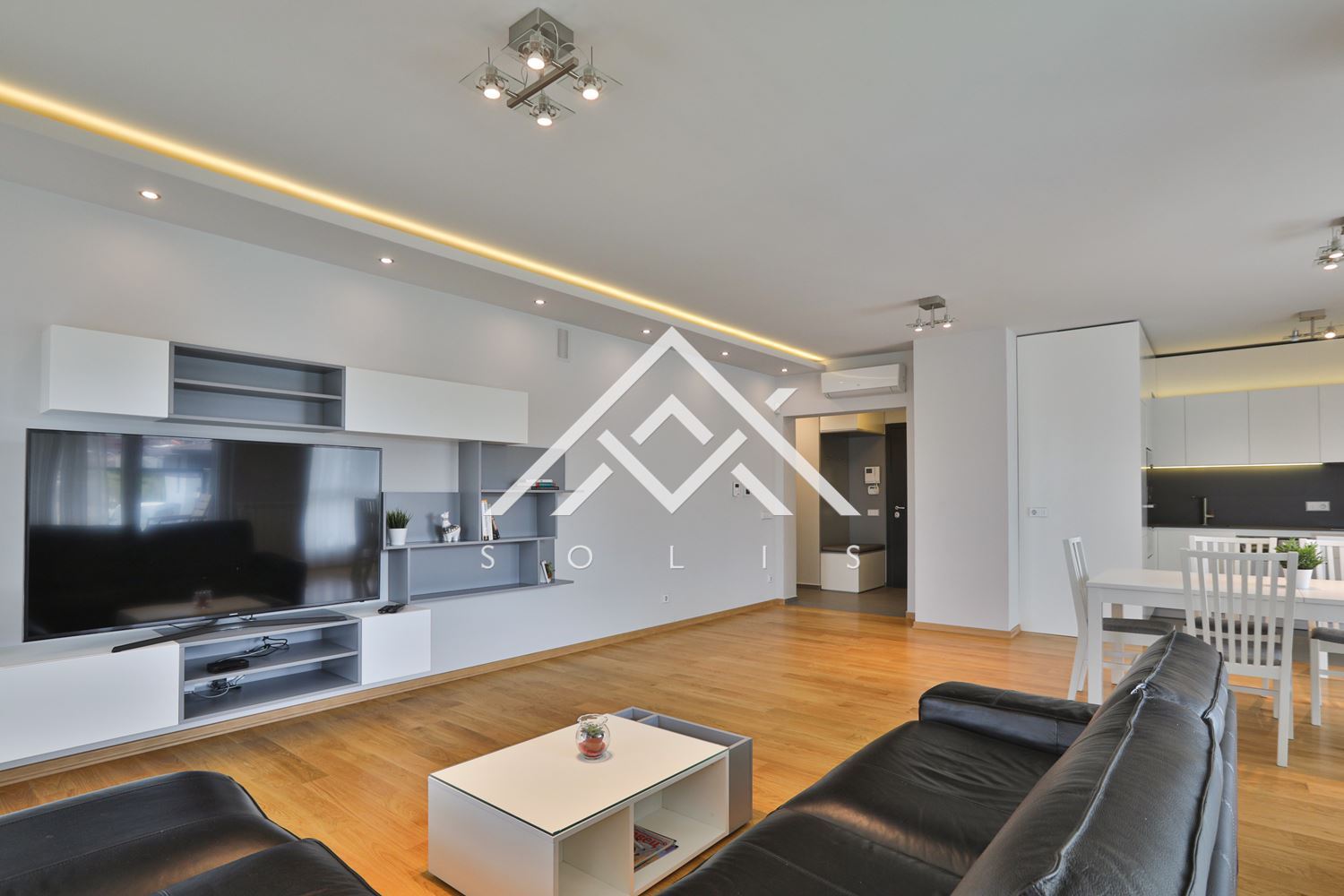 Просторен четиристаен апартамент под наем в Residential Park Sofia - 0