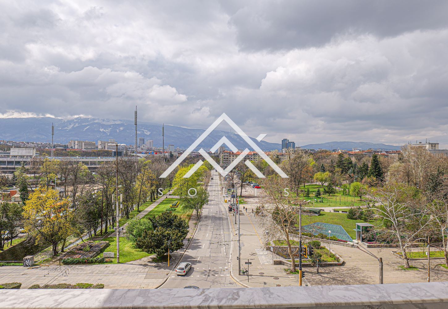 Elite apartment for sale located in a prestigious building in one of the most desirable areas of Sofia  Doctor's Monument - 0