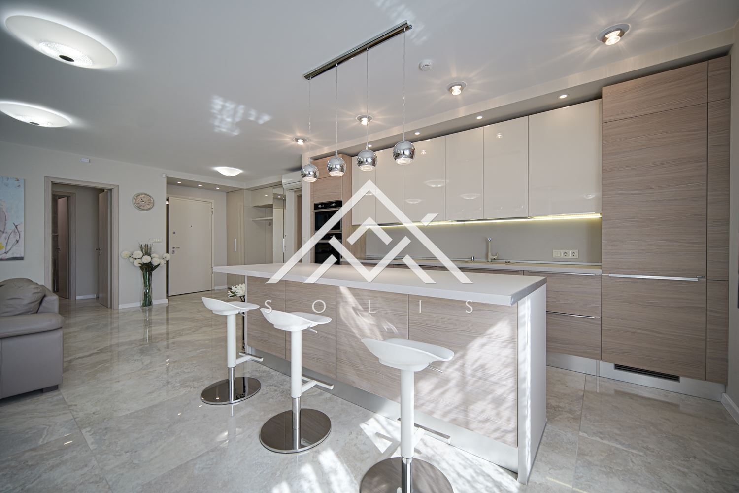 Fully furnished four bedroom apartment with spacious living room for rent in sq. Simeonovo - 0