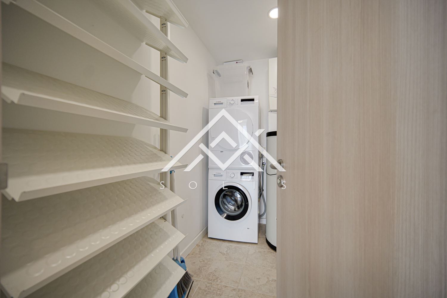 Fully furnished four bedroom apartment with spacious living room for rent in sq. Simeonovo - 0