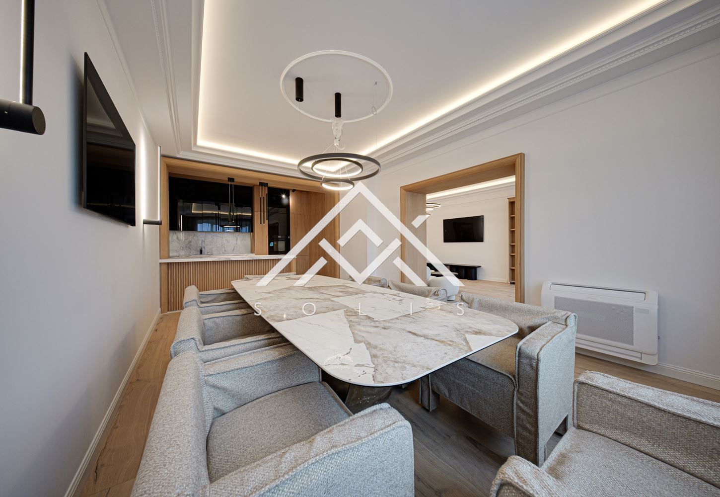 Elite apartment for sale located in a prestigious building in one of the most desirable areas of Sofia  Doctor's Monument - 0