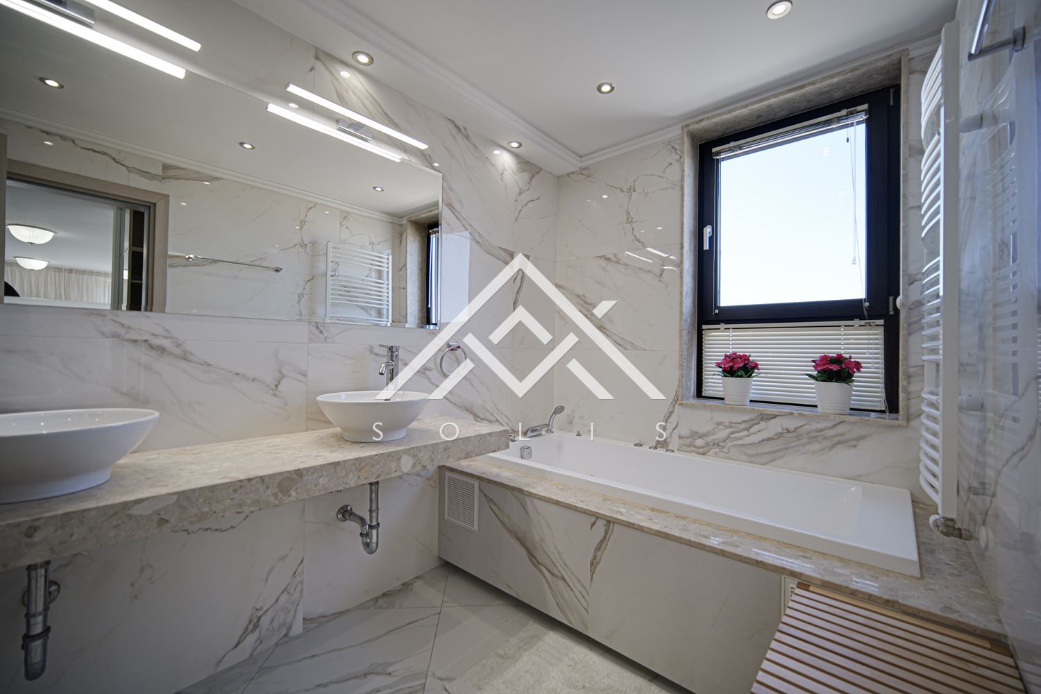 Fully furnished four bedroom apartment with spacious living room for rent in sq. Simeonovo - 0