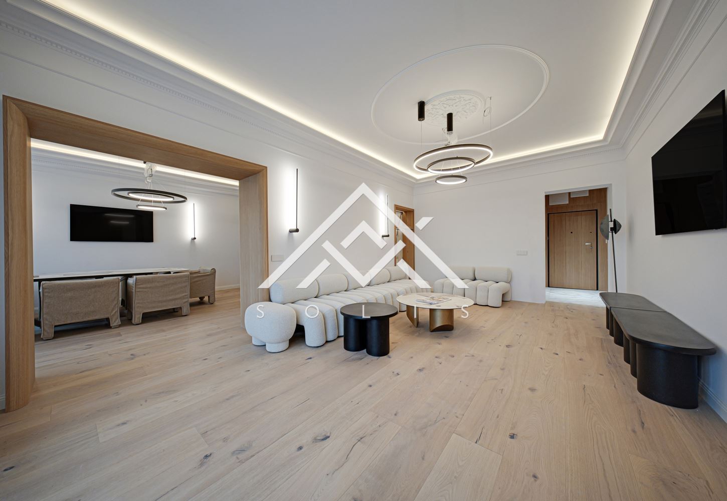 Elite apartment for sale located in a prestigious building in one of the most desirable areas of Sofia  Doctor's Monument - 0