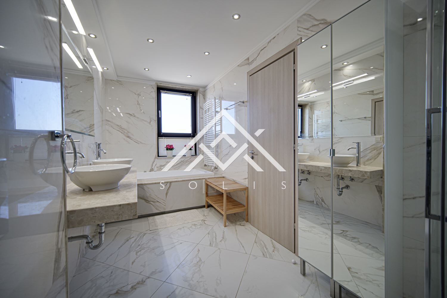 Fully furnished four bedroom apartment with spacious living room for rent in sq. Simeonovo - 0
