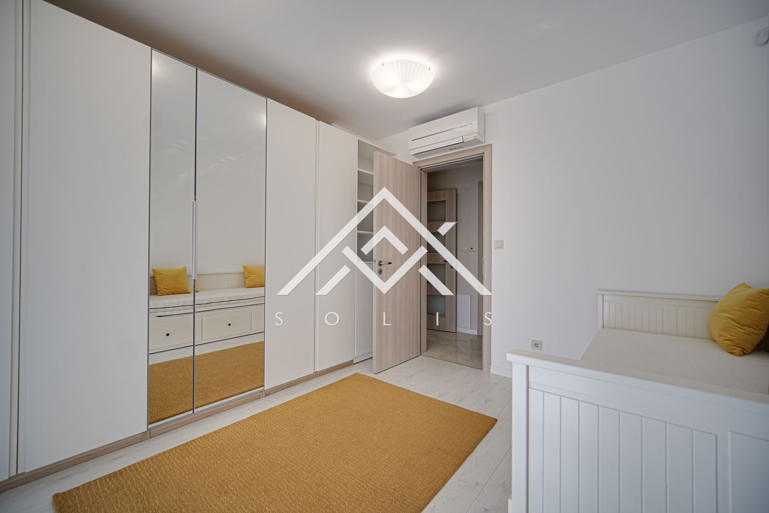 Fully furnished four bedroom apartment with spacious living room for rent in sq. Simeonovo - 0