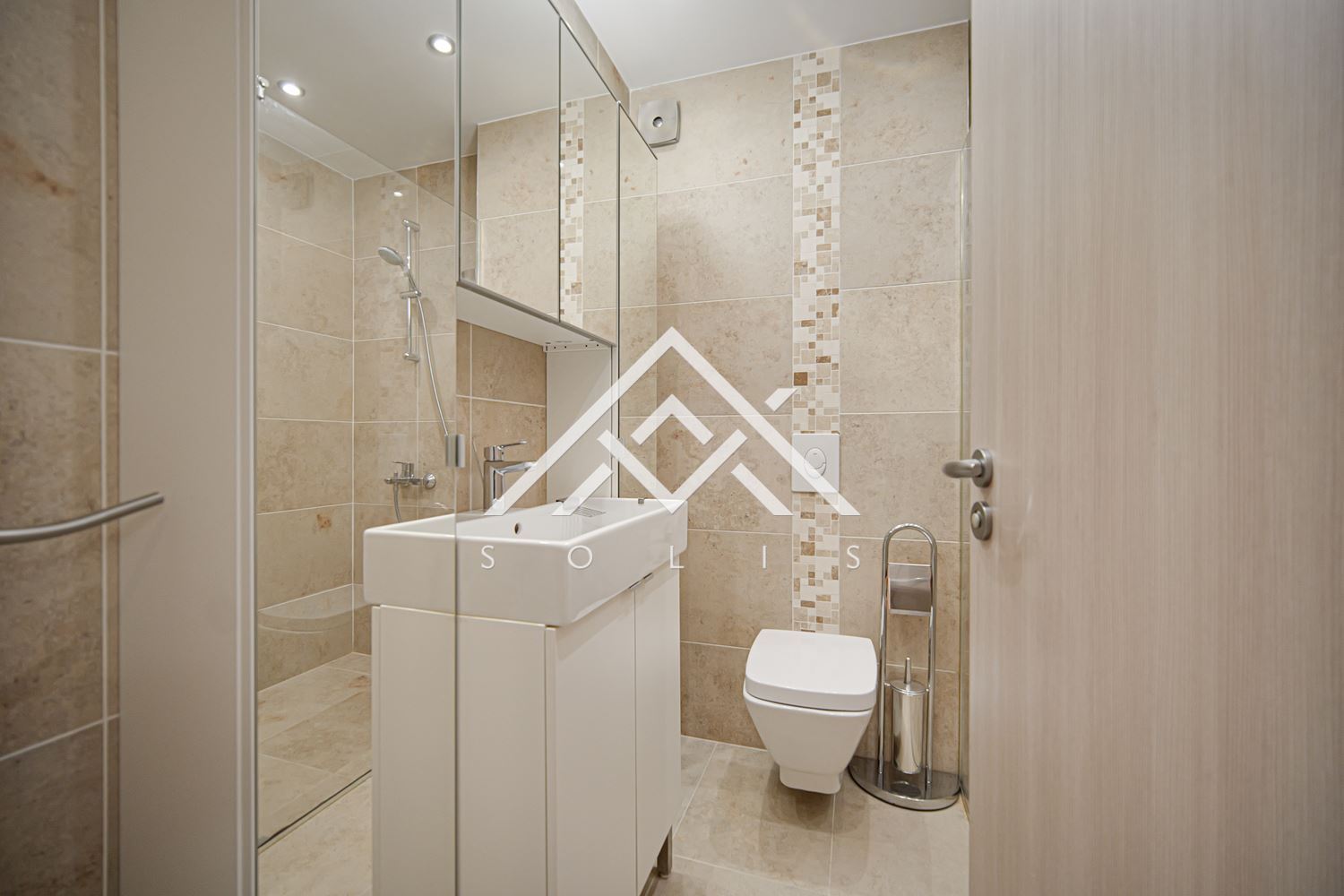 Fully furnished four bedroom apartment with spacious living room for rent in sq. Simeonovo - 0