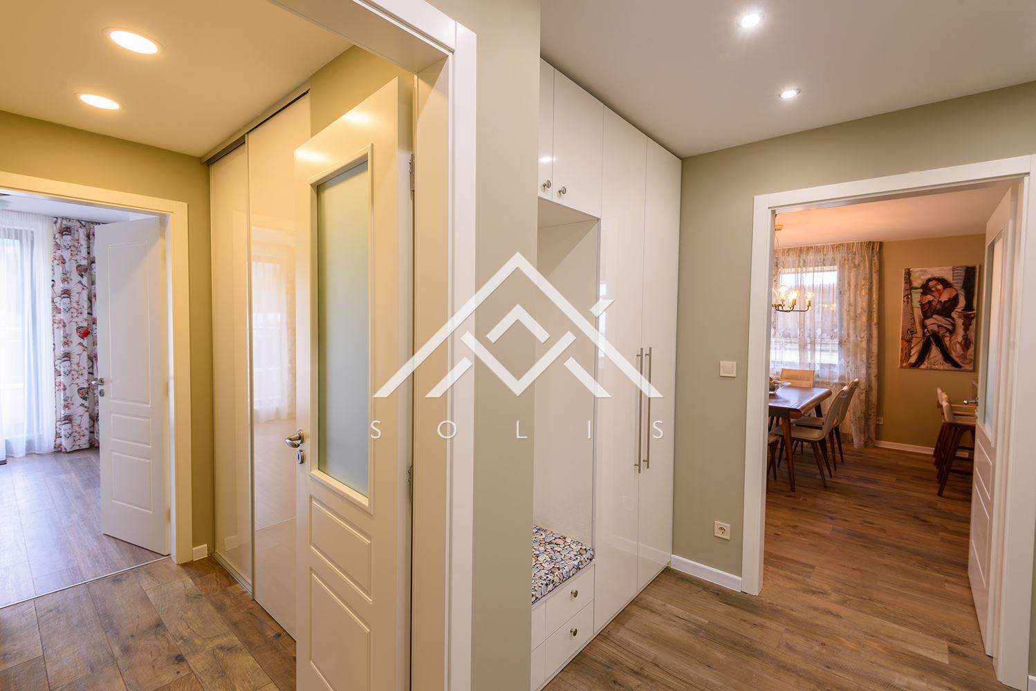 Three-story apartment with parking space for rent in a closed complex in Simeonovo Square - 0