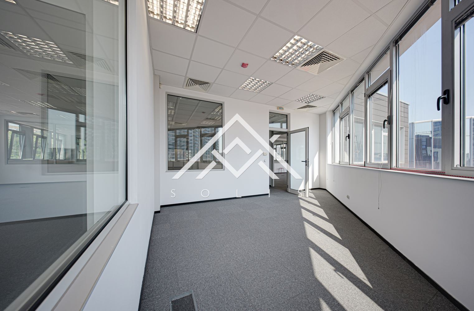 Office space for rent in Druzhba residential complex — near the metro station, with 30 parking spaces - 0