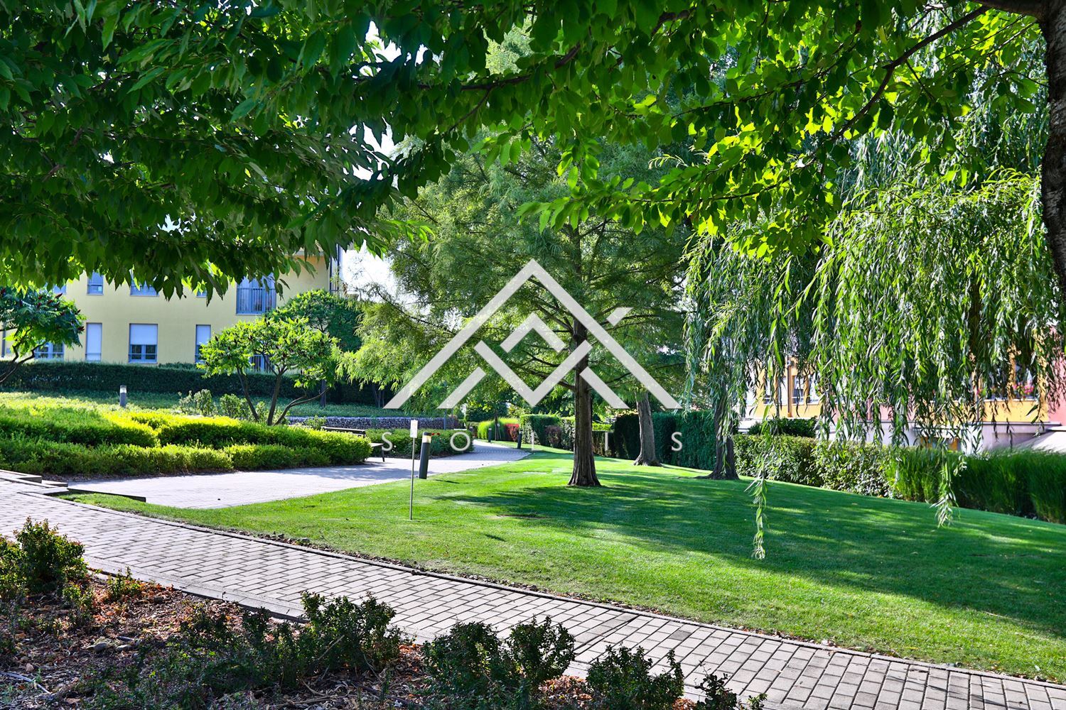 Designer four bedroom apartment with two parking spaces for rent in Residence Park Sofia - 0