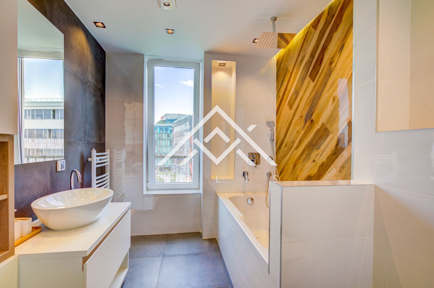 Designer four bedroom apartment with two parking spaces for rent in Residence Park Sofia - 0