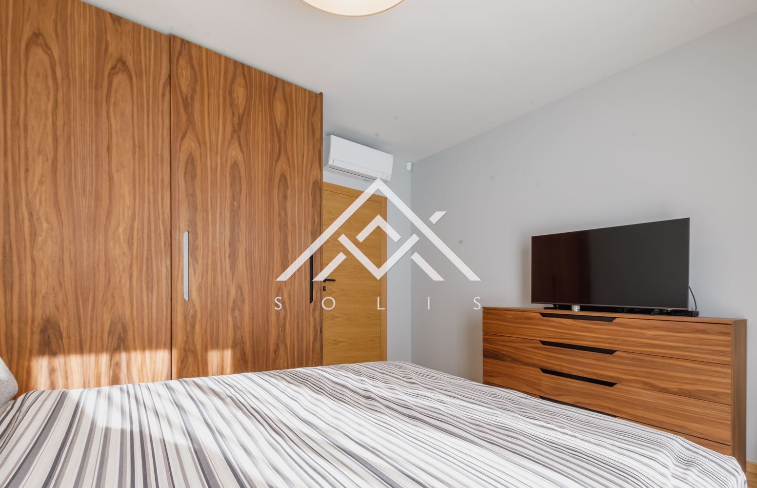 Елегантна дизайнерски завършена къща с четири спални в к-с Ривър Парк за продажба-0 Елегантна дизайнерски завършена къща с четири спални в к-с Ривър Парк за продажба - 0