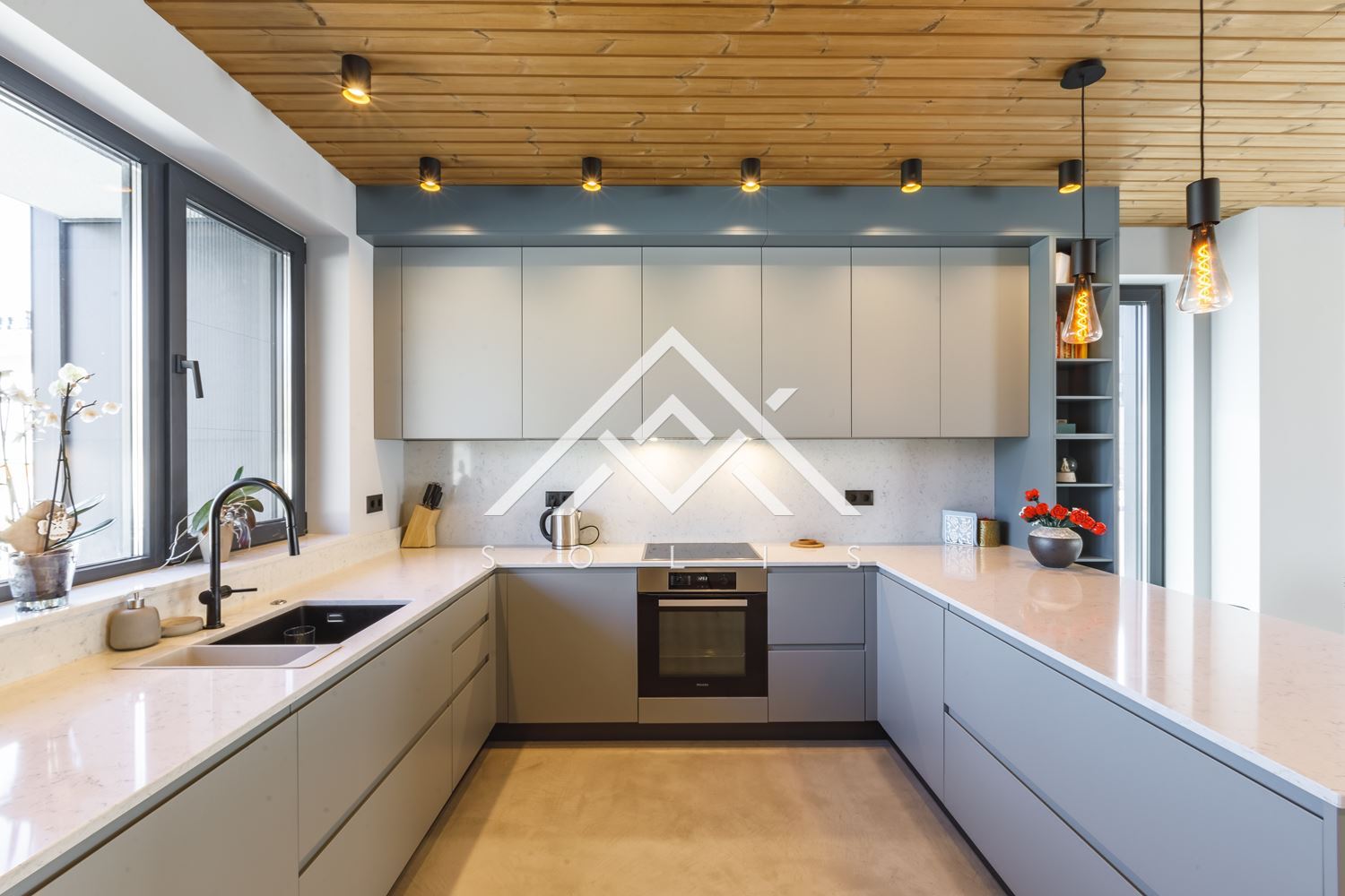 Елегантна дизайнерски завършена къща с четири спални в к-с Ривър Парк за продажба-0 Елегантна дизайнерски завършена къща с четири спални в к-с Ривър Парк за продажба - 0