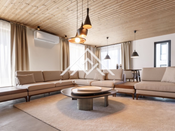Elegant four-bedroom house for sale located in River Park complex - 0
