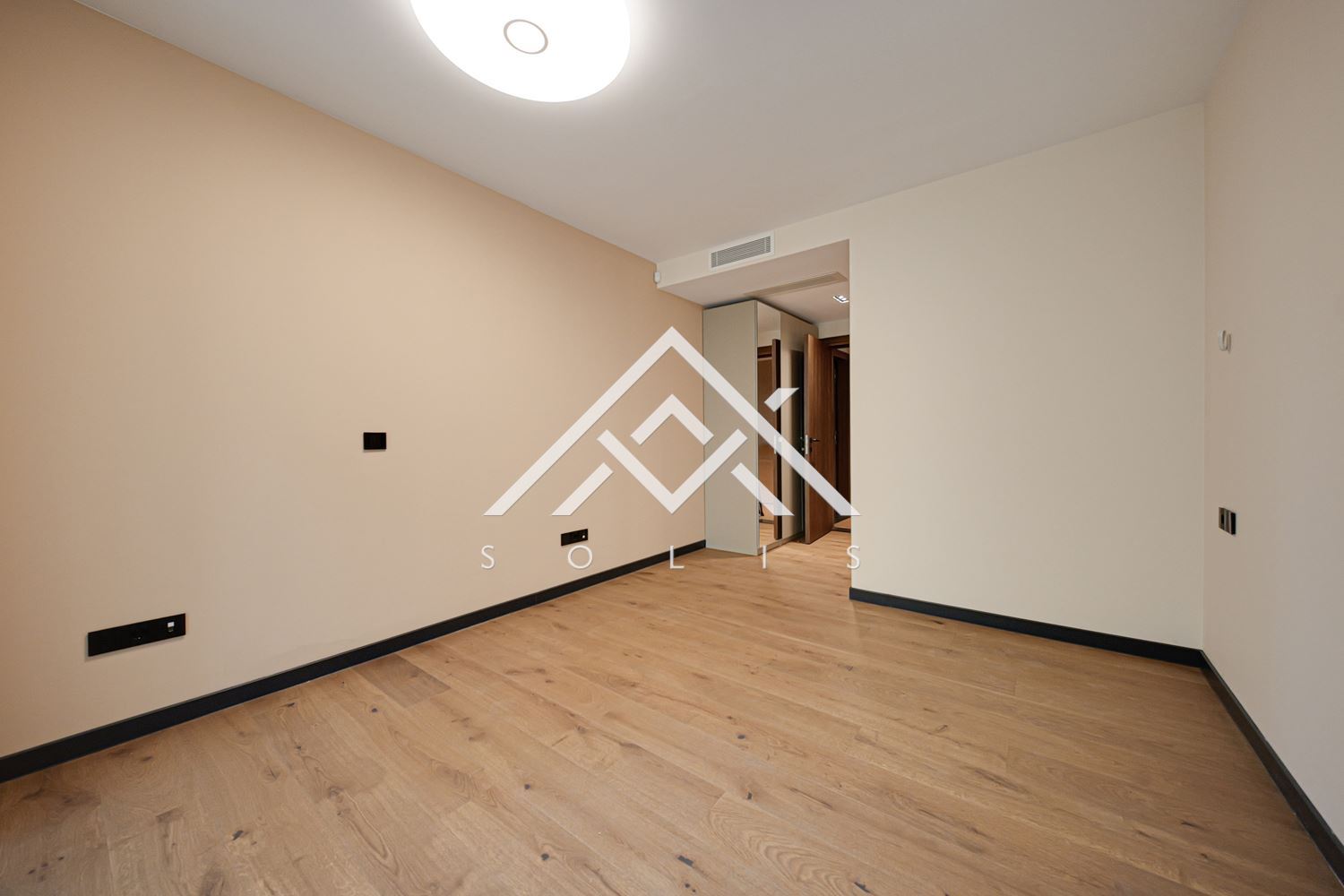 Тристаен елегантно обзаведен апартамент под наем в кв. Лозенец, комплекс “Secret Garden”-0 Тристаен елегантно обзаведен апартамент под наем в кв. Лозенец, комплекс "Secret Garden" - 0