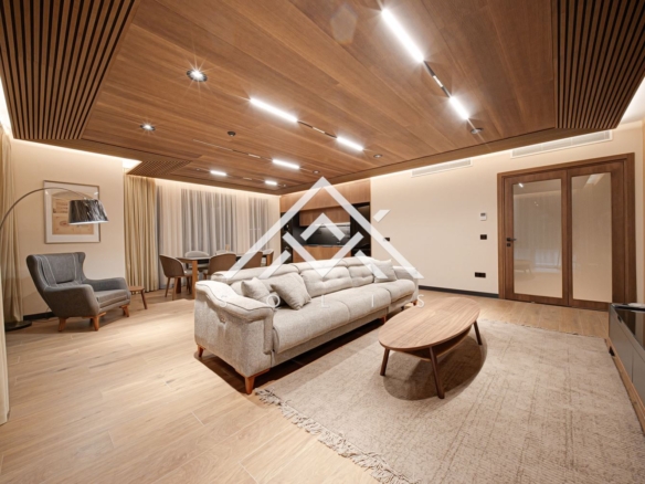 Тристаен елегантно обзаведен апартамент под наем в кв. Лозенец, комплекс "Secret Garden" - 0