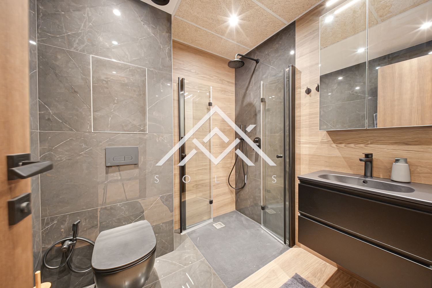 Тристаен елегантно обзаведен апартамент под наем в кв. Лозенец, комплекс “Secret Garden”-0 Тристаен елегантно обзаведен апартамент под наем в кв. Лозенец, комплекс "Secret Garden" - 0