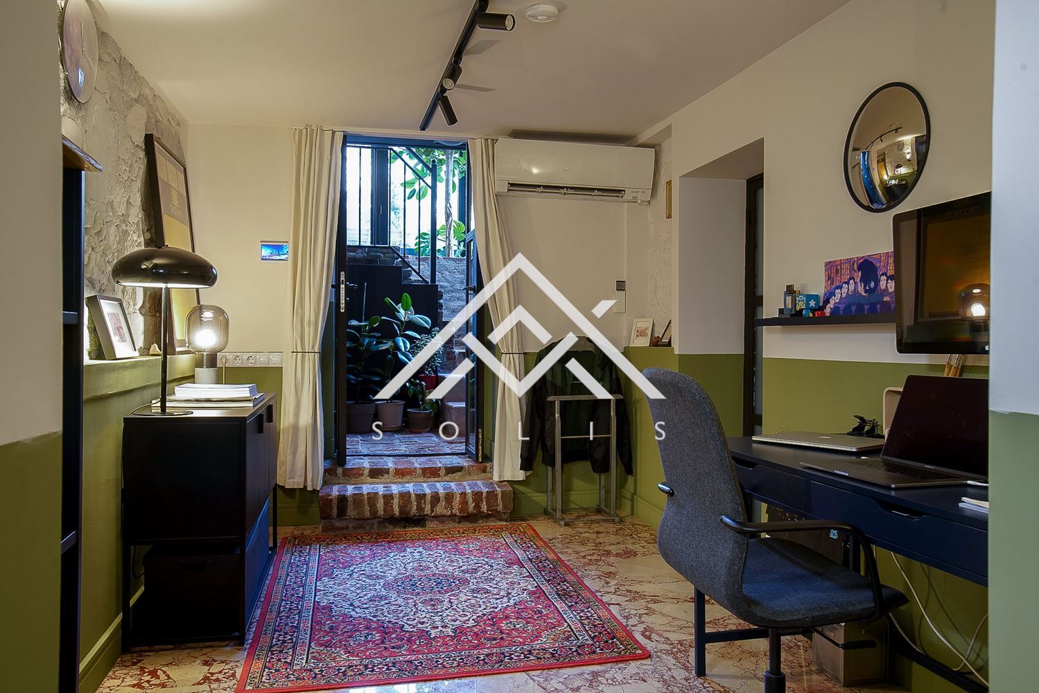 Ακίνητο προς πώληση στο ιστορικό κέντρο της Σόφιας Ανακαινισμένο ισόγειο σπιτιού με αυτόνομο ημιυπόγειο και αυλή-0 Ακίνητο προς πώληση στο ιστορικό κέντρο της Σόφιας Ανακαινισμένο ισόγειο σπιτιού με αυτόνομο ημιυπόγειο και αυλή - 0