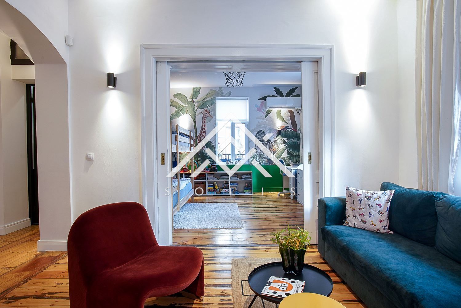 Ακίνητο προς πώληση στο ιστορικό κέντρο της Σόφιας Ανακαινισμένο ισόγειο σπιτιού με αυτόνομο ημιυπόγειο και αυλή-0 Ακίνητο προς πώληση στο ιστορικό κέντρο της Σόφιας Ανακαινισμένο ισόγειο σπιτιού με αυτόνομο ημιυπόγειο και αυλή - 0