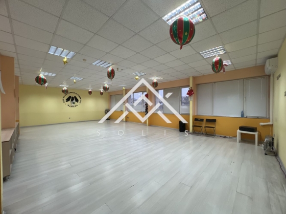Sală de dans luminoasă, caldă și spațioasă, cu o locație convenabilă, cartierul Geo Milev - 0