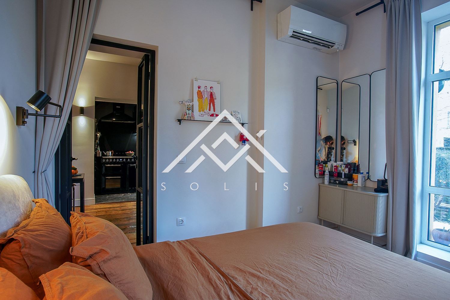 Ακίνητο προς πώληση στο ιστορικό κέντρο της Σόφιας Ανακαινισμένο ισόγειο σπιτιού με αυτόνομο ημιυπόγειο και αυλή-0 Ακίνητο προς πώληση στο ιστορικό κέντρο της Σόφιας Ανακαινισμένο ισόγειο σπιτιού με αυτόνομο ημιυπόγειο και αυλή - 0