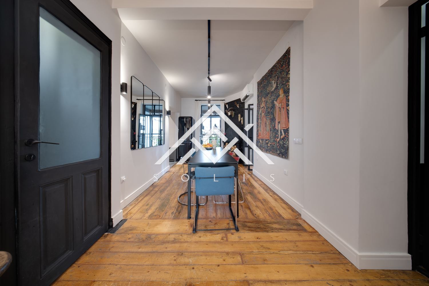 Реконструиран първи етаж от къща с автономен полусутерен и двор в историческия център на София, за продажба-0 Реконструиран първи етаж от къща с автономен полусутерен и двор в историческия център на София, за продажба - 0