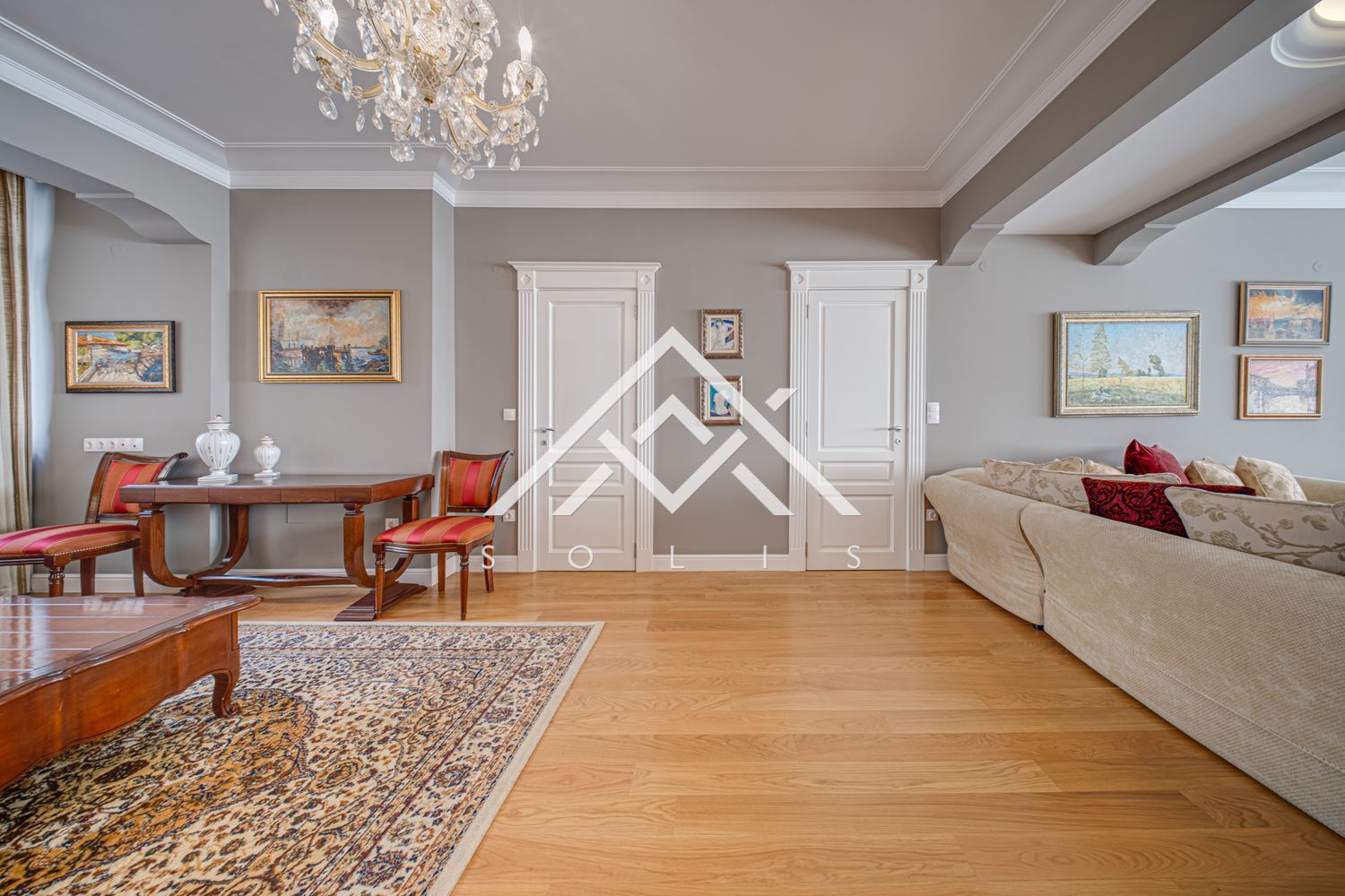 Тристаен апартамент под наем с две спални на бул. „Витоша“ | 180 кв.м | София-0 Тристаен апартамент под наем с две спални на бул. „Витоша“ | 180 кв.м | София - 0