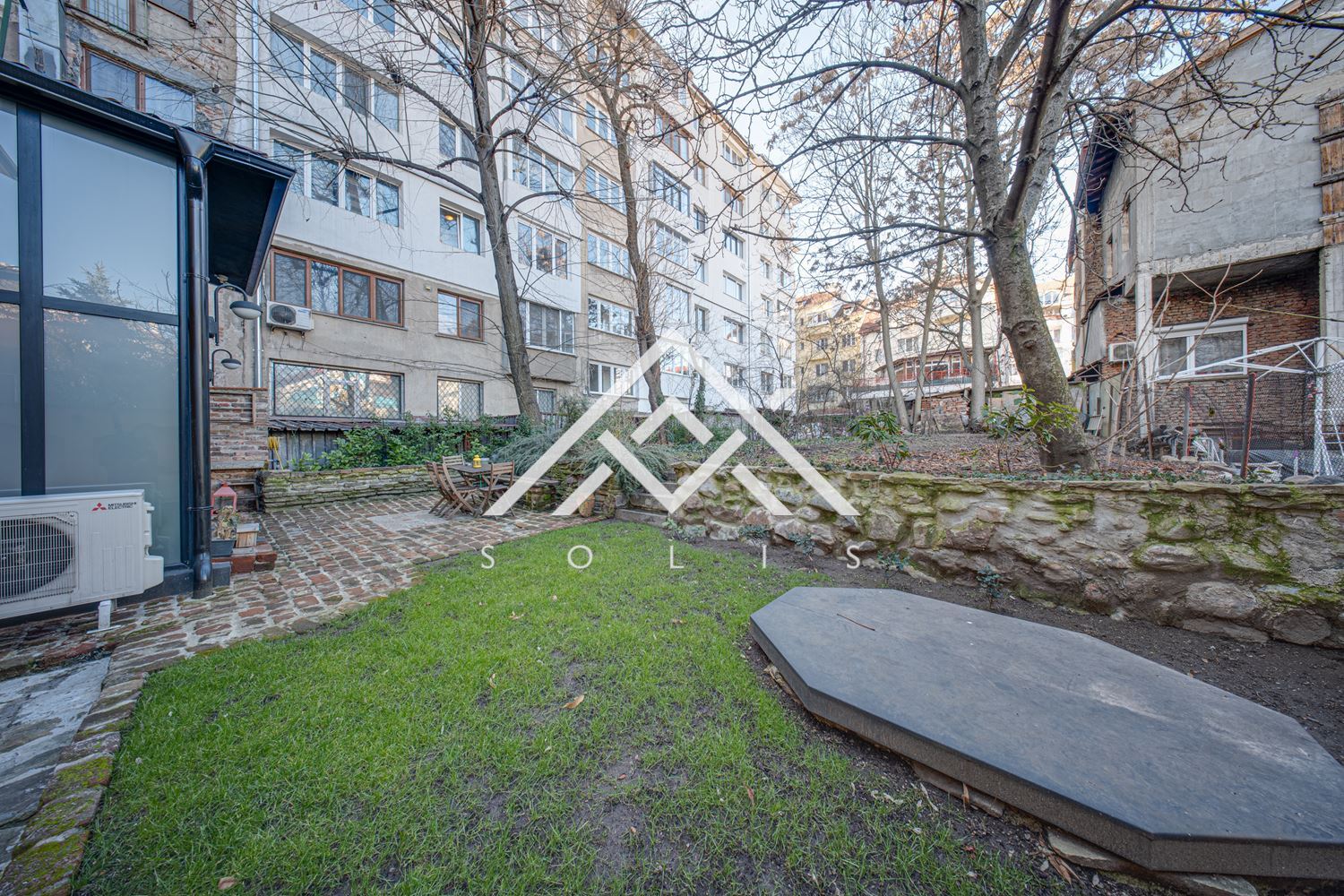 Реконструиран първи етаж от къща с автономен полусутерен и двор в историческия център на София, за продажба-0 Реконструиран първи етаж от къща с автономен полусутерен и двор в историческия център на София, за продажба - 0