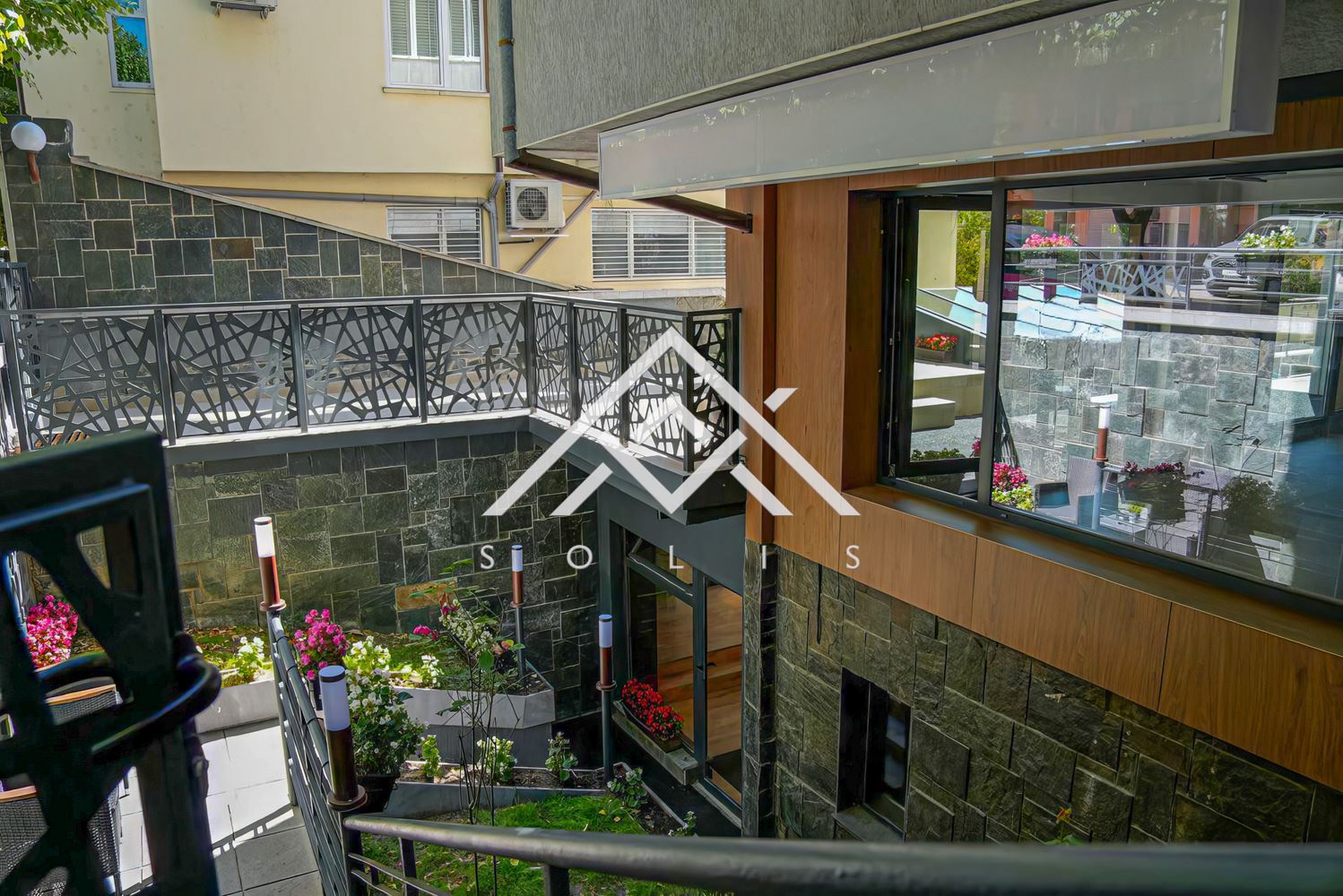 Луксозен магазин с топ локация в кв. Лозенец за продажба-0 Луксозен магазин с топ локация в кв. Лозенец за продажба - 0