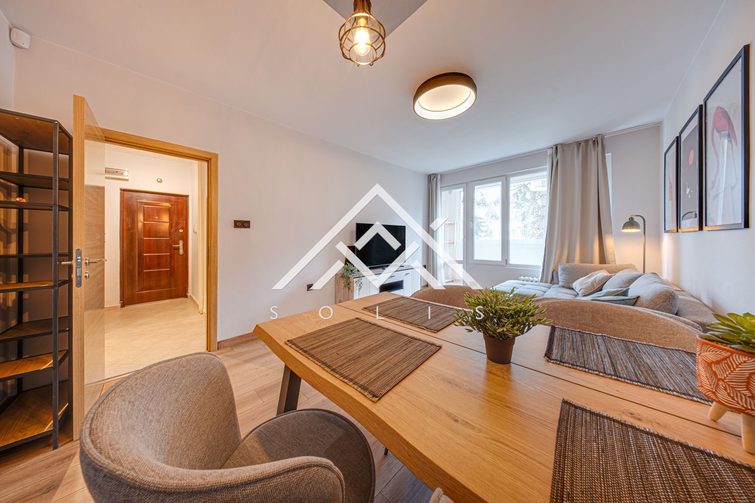 Тристаен апартамент под наем в кв. Гео Милев – висок първи етаж, зад пазара Ситняково-0 Тристаен апартамент под наем в кв. Гео Милев – висок първи етаж, зад пазара Ситняково - 0