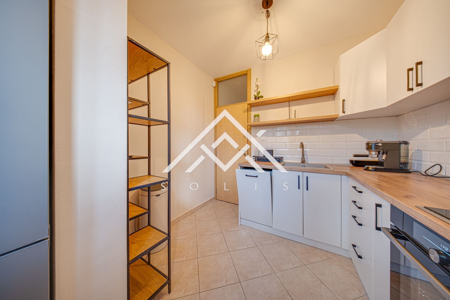 Тристаен апартамент под наем в кв. Гео Милев – висок първи етаж, зад пазара Ситняково-0 Тристаен апартамент под наем в кв. Гео Милев – висок първи етаж, зад пазара Ситняково - 0