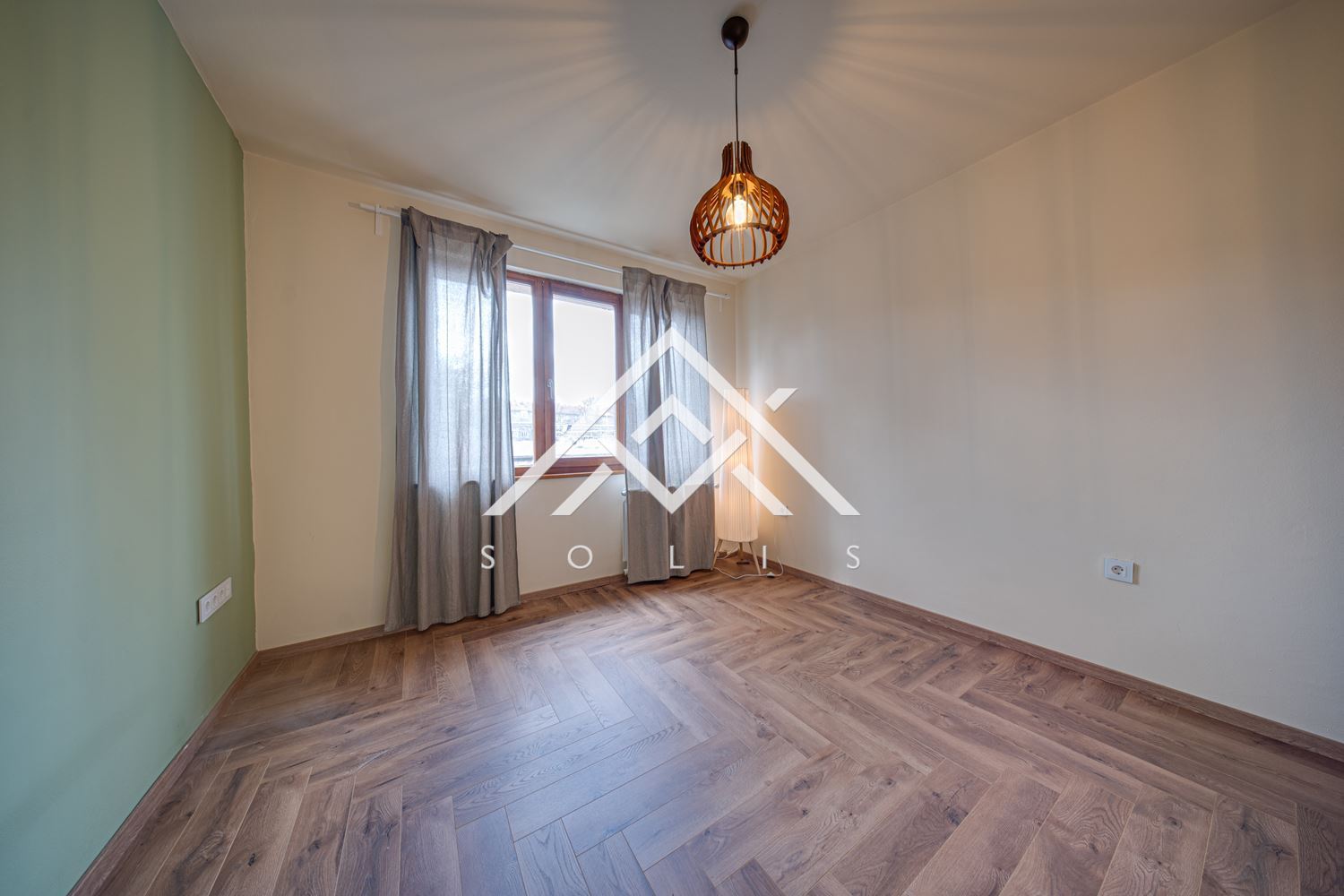 Тристаен апартамент под наем в кв. Гео Милев – висок първи етаж, зад пазара Ситняково-0 Тристаен апартамент под наем в кв. Гео Милев – висок първи етаж, зад пазара Ситняково - 0