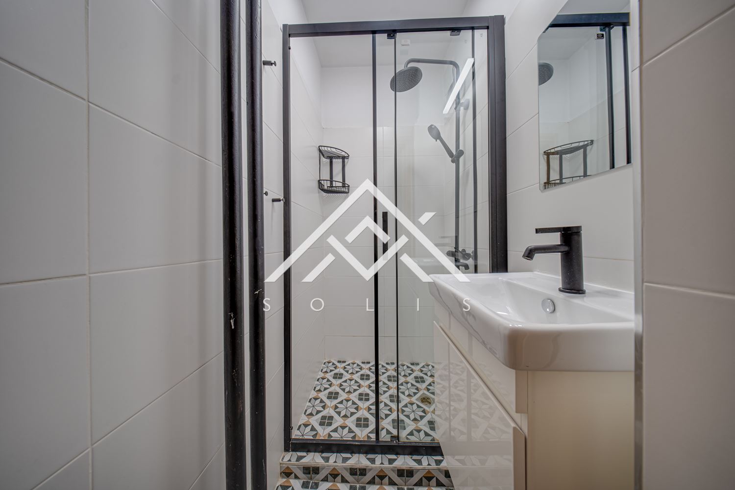 Тристаен апартамент под наем в кв. Гео Милев – висок първи етаж, зад пазара Ситняково-0 Тристаен апартамент под наем в кв. Гео Милев – висок първи етаж, зад пазара Ситняково - 0