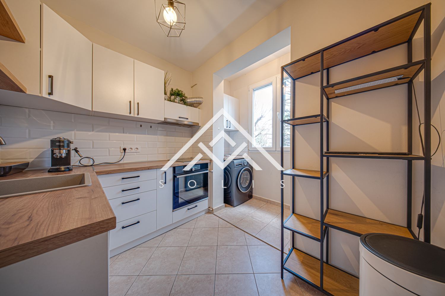 Тристаен апартамент под наем в кв. Гео Милев – висок първи етаж, зад пазара Ситняково-0 Тристаен апартамент под наем в кв. Гео Милев – висок първи етаж, зад пазара Ситняково - 0