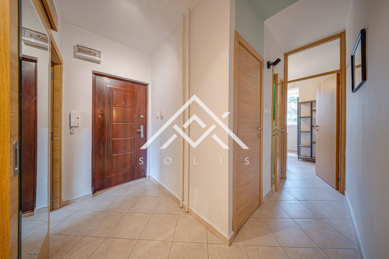 Тристаен апартамент под наем в кв. Гео Милев – висок първи етаж, зад пазара Ситняково-0 Тристаен апартамент под наем в кв. Гео Милев – висок първи етаж, зад пазара Ситняково - 0