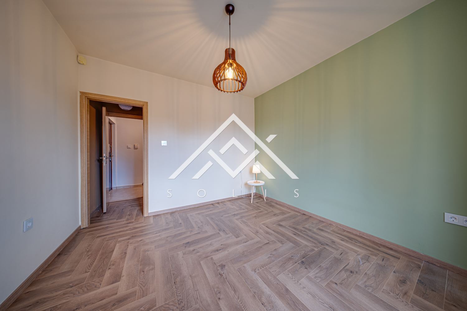 Тристаен апартамент под наем в кв. Гео Милев – висок първи етаж, зад пазара Ситняково-0 Тристаен апартамент под наем в кв. Гео Милев – висок първи етаж, зад пазара Ситняково - 0