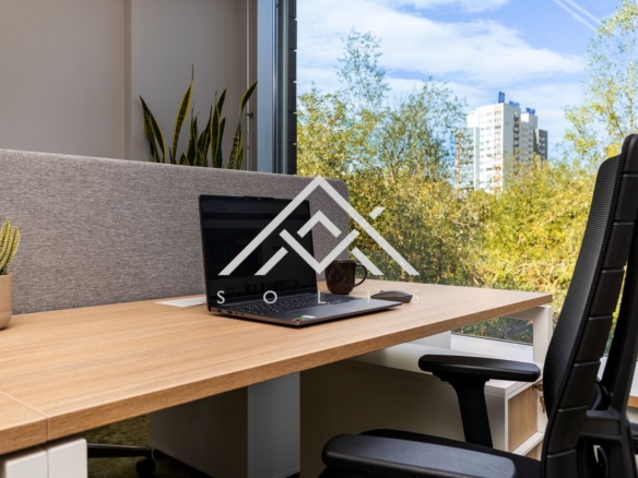 Самостоятелен офис със собствена тераса част от коуъркинг пространство, кв Изток - 0